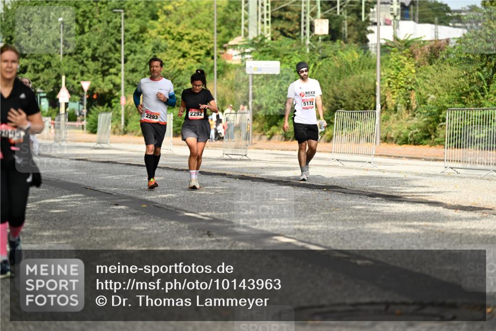 06.09.2026 - CURREX Alsterlauf Dr. Thomas Lammeyer http://msf.ph/oto/10143963 06.09.2026 10:15:16 Laufen 2292, 2293, 5172 meine-sportfotos.de
