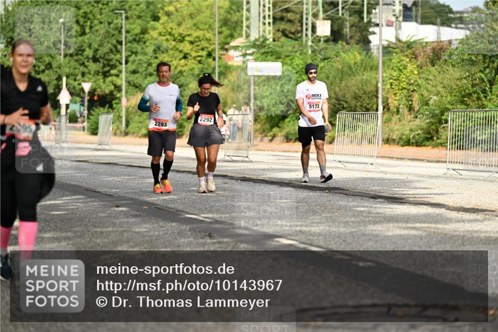 06.09.2026 - CURREX Alsterlauf Dr. Thomas Lammeyer http://msf.ph/oto/10143967 06.09.2026 10:15:17 Laufen 2293, 2292, 5172 meine-sportfotos.de