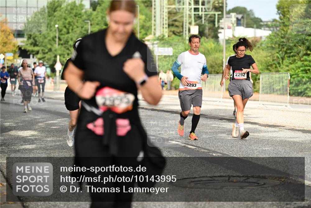 06.09.2026 - CURREX Alsterlauf Dr. Thomas Lammeyer http://msf.ph/oto/10143995 06.09.2026 10:15:21 Laufen 2293, 2292 meine-sportfotos.de