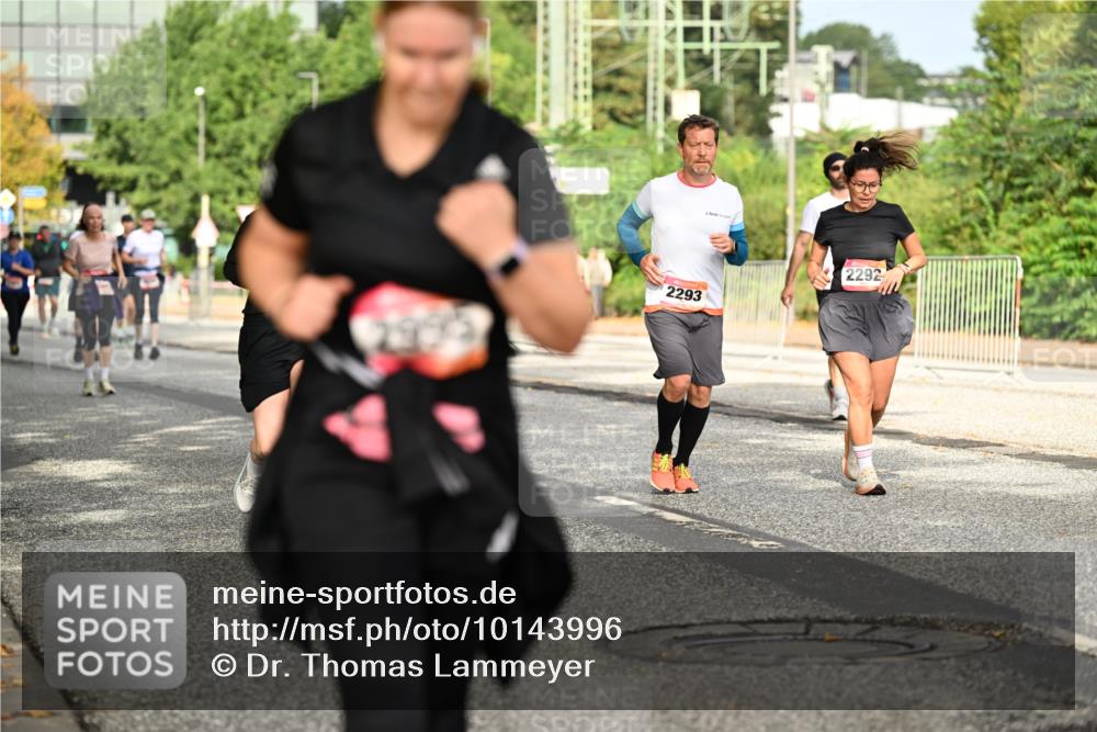 06.09.2026 - CURREX Alsterlauf Dr. Thomas Lammeyer http://msf.ph/oto/10143996 06.09.2026 10:15:21 Laufen 2293, 2292 meine-sportfotos.de