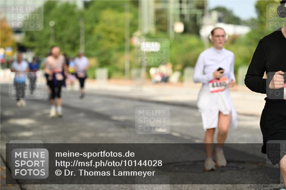 06.09.2026 - CURREX Alsterlauf Dr. Thomas Lammeyer http://msf.ph/oto/10144028 06.09.2026 10:15:25 Laufen 4480 meine-sportfotos.de