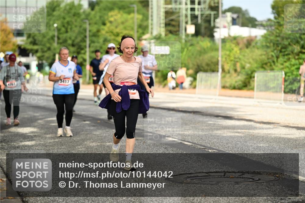 06.09.2026 - CURREX Alsterlauf Dr. Thomas Lammeyer http://msf.ph/oto/10144042 06.09.2026 10:15:29 Laufen 4767, 3417 meine-sportfotos.de