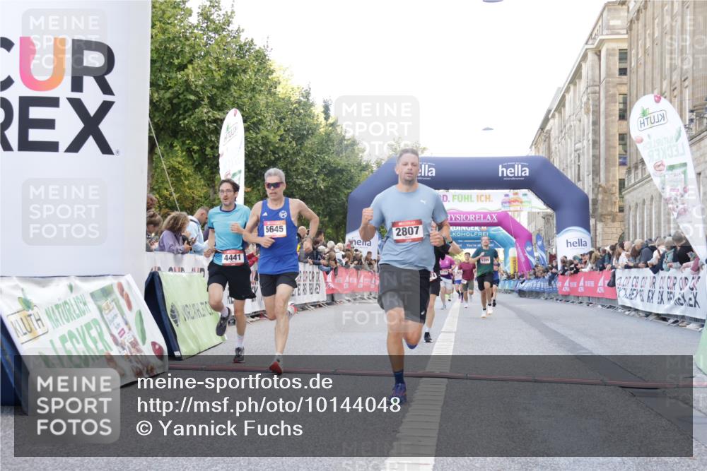 06.09.2026 - CURREX Alsterlauf Yannick Fuchs http://msf.ph/oto/10144048 06.09.2026 09:47:23 Ziel 2106, 2807, 4441, 4598, 4674, 4863, 5389, 5645, 5729, 6021, 6172 meine-sportfotos.de