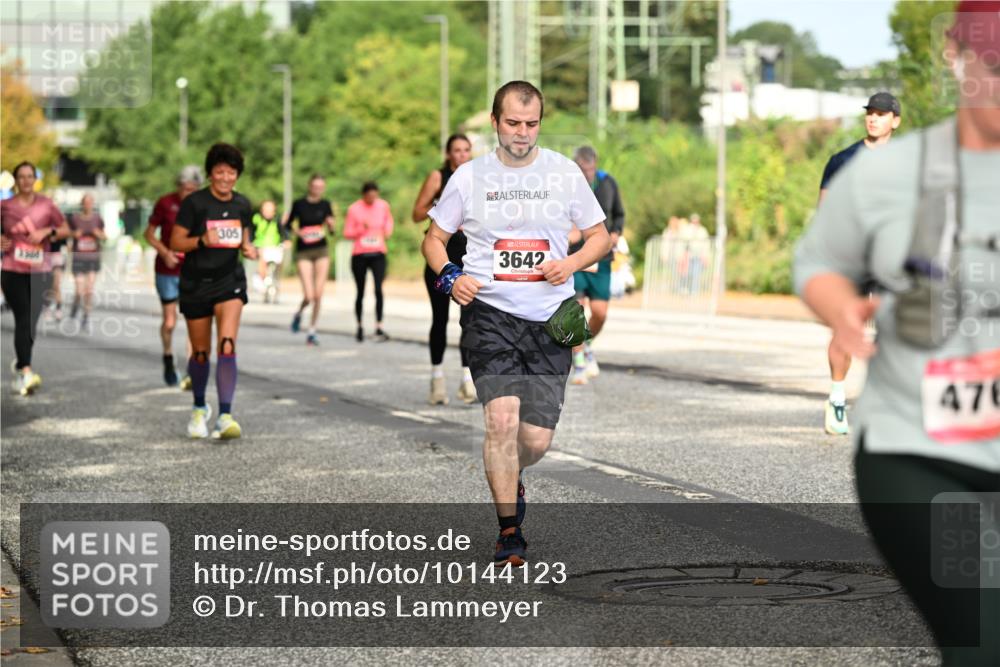 06.09.2026 - CURREX Alsterlauf Dr. Thomas Lammeyer http://msf.ph/oto/10144123 06.09.2026 10:15:38 Laufen 305, 3642, 476 meine-sportfotos.de