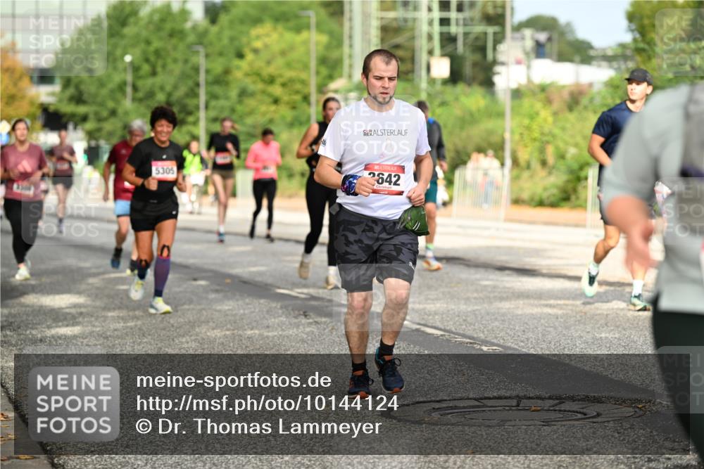 06.09.2026 - CURREX Alsterlauf Dr. Thomas Lammeyer http://msf.ph/oto/10144124 06.09.2026 10:15:38 Laufen 5305, 2642 meine-sportfotos.de