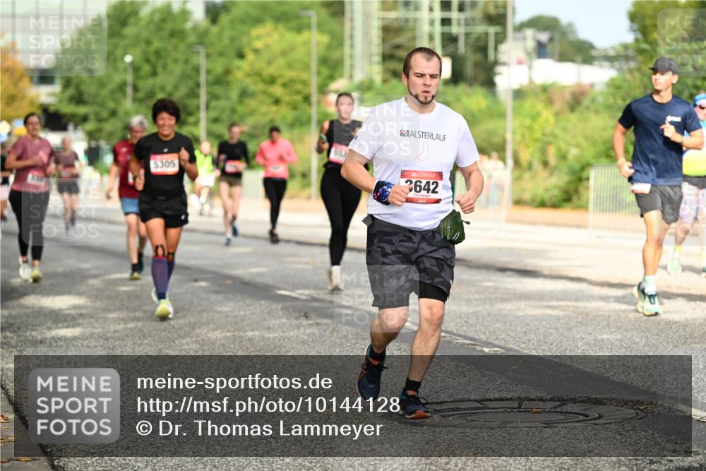 06.09.2026 - CURREX Alsterlauf Dr. Thomas Lammeyer http://msf.ph/oto/10144128 06.09.2026 10:15:39 Laufen 5305, 3642 meine-sportfotos.de