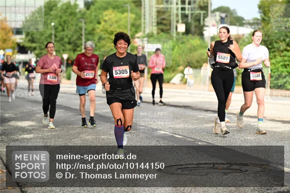 06.09.2026 - CURREX Alsterlauf Dr. Thomas Lammeyer http://msf.ph/oto/10144150 06.09.2026 10:15:41 Laufen 3308, 2572, 5305, 5581, 5580 meine-sportfotos.de