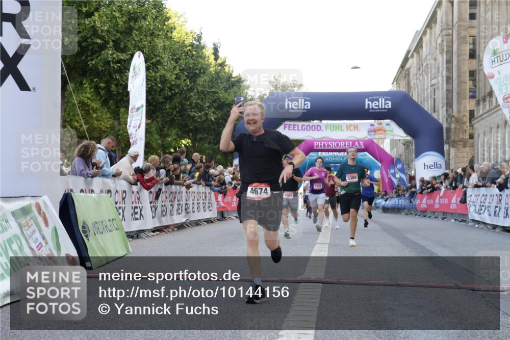 06.09.2026 - CURREX Alsterlauf Yannick Fuchs http://msf.ph/oto/10144156 06.09.2026 09:47:24 Ziel 2106, 2807, 4441, 4674, 4863, 5389, 5407, 5645, 5729, 6021, 6172 meine-sportfotos.de