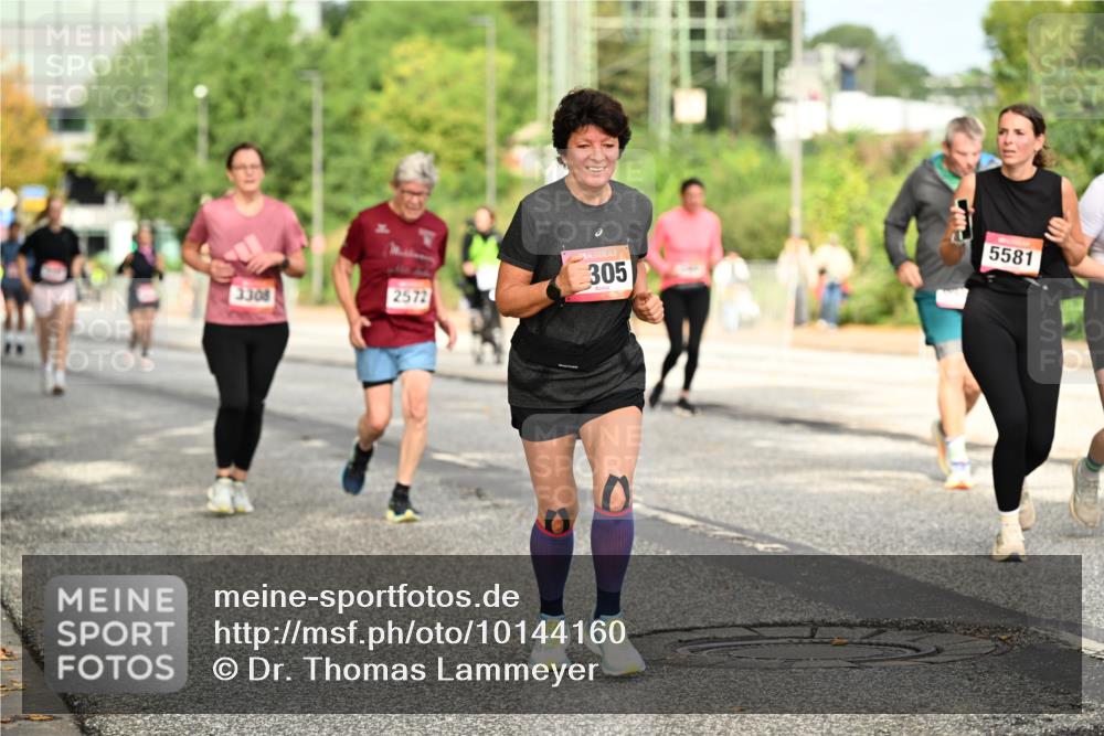 06.09.2026 - CURREX Alsterlauf Dr. Thomas Lammeyer http://msf.ph/oto/10144160 06.09.2026 10:15:42 Laufen 3308, 2572, 305, 5581 meine-sportfotos.de