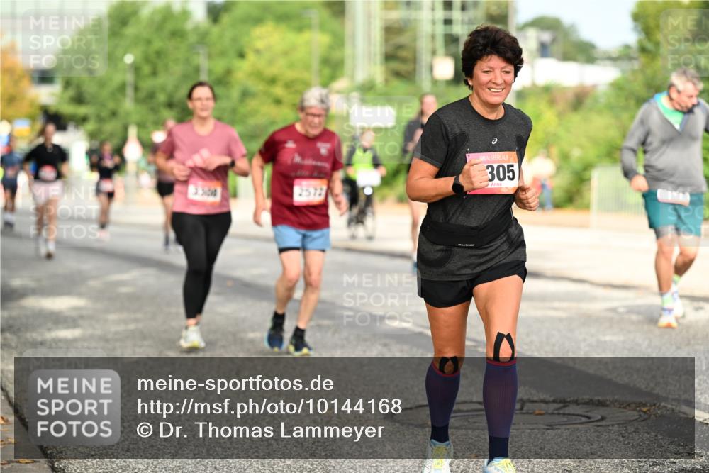 06.09.2026 - CURREX Alsterlauf Dr. Thomas Lammeyer http://msf.ph/oto/10144168 06.09.2026 10:15:43 Laufen 2572, 305 meine-sportfotos.de