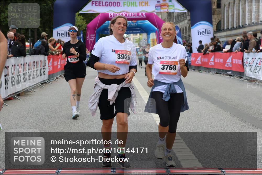 06.09.2026 - CURREX Alsterlauf Strokosch-Dieckow http://msf.ph/oto/10144171 06.09.2026 10:20:09 Ziel 2031, 2043, 2482, 2483, 3204, 3308, 3769, 3926, 4270, 4610, 4724, 5580, 5581 meine-sportfotos.de
