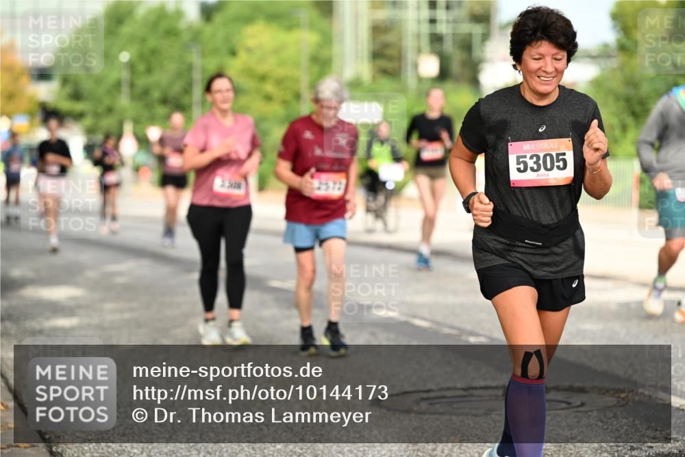 06.09.2026 - CURREX Alsterlauf Dr. Thomas Lammeyer http://msf.ph/oto/10144173 06.09.2026 10:15:43 Laufen 2572, 5305 meine-sportfotos.de