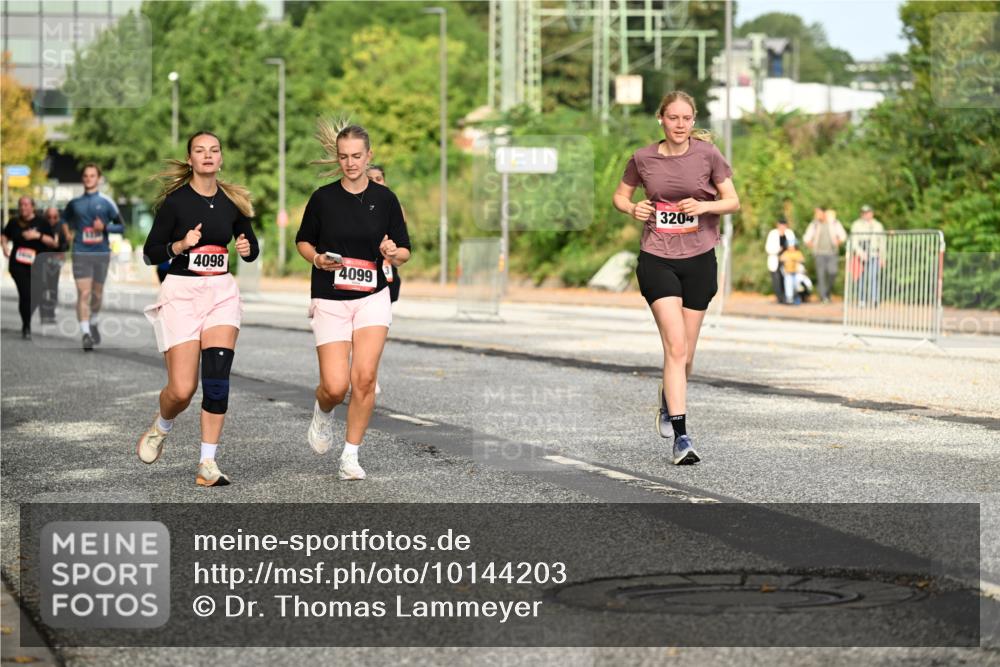 06.09.2026 - CURREX Alsterlauf Dr. Thomas Lammeyer http://msf.ph/oto/10144203 06.09.2026 10:15:49 Laufen 4098, 4099, 3204 meine-sportfotos.de