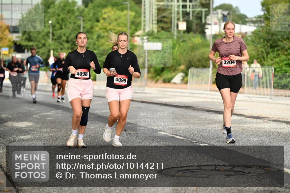 06.09.2026 - CURREX Alsterlauf Dr. Thomas Lammeyer http://msf.ph/oto/10144211 06.09.2026 10:15:50 Laufen 4098, 4099, 3204 meine-sportfotos.de