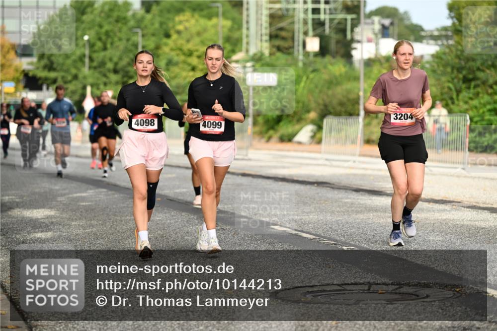 06.09.2026 - CURREX Alsterlauf Dr. Thomas Lammeyer http://msf.ph/oto/10144213 06.09.2026 10:15:50 Laufen 3204, 4098, 4099 meine-sportfotos.de