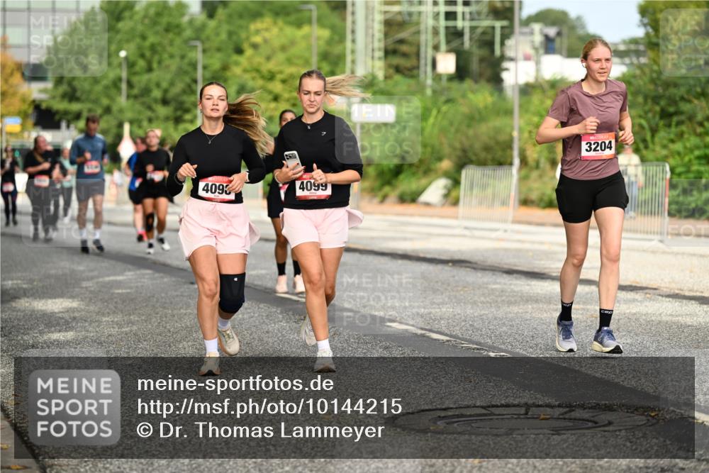 06.09.2026 - CURREX Alsterlauf Dr. Thomas Lammeyer http://msf.ph/oto/10144215 06.09.2026 10:15:50 Laufen 4098, 4099, 3204 meine-sportfotos.de