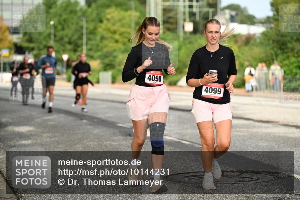 06.09.2026 - CURREX Alsterlauf Dr. Thomas Lammeyer http://msf.ph/oto/10144231 06.09.2026 10:15:52 Laufen 4098, 4099 meine-sportfotos.de