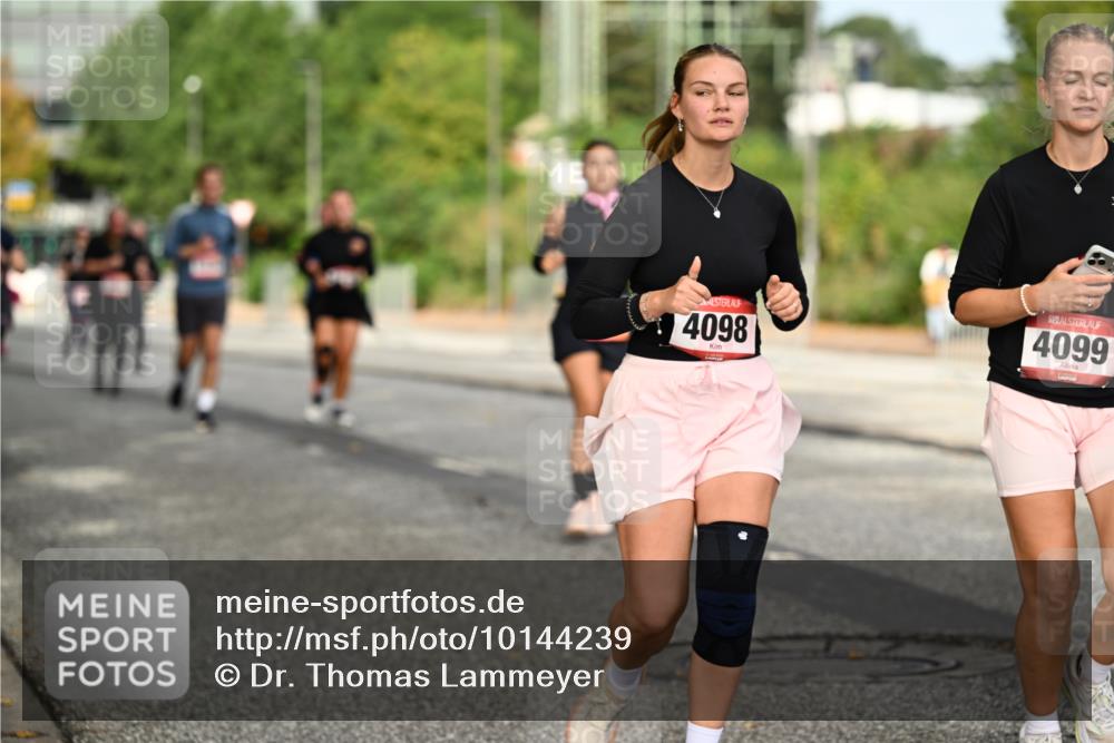06.09.2026 - CURREX Alsterlauf Dr. Thomas Lammeyer http://msf.ph/oto/10144239 06.09.2026 10:15:52 Laufen 4098, 4099 meine-sportfotos.de