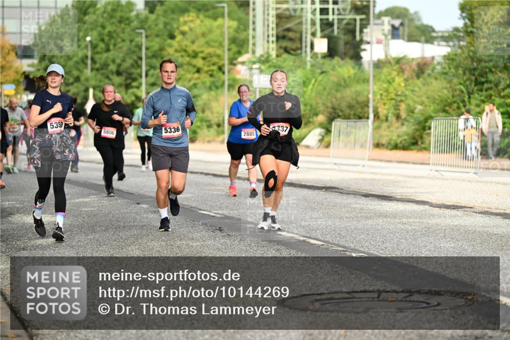 06.09.2026 - CURREX Alsterlauf Dr. Thomas Lammeyer http://msf.ph/oto/10144269 06.09.2026 10:15:56 Laufen 5357, 5336, 5806, 2885, 337 meine-sportfotos.de