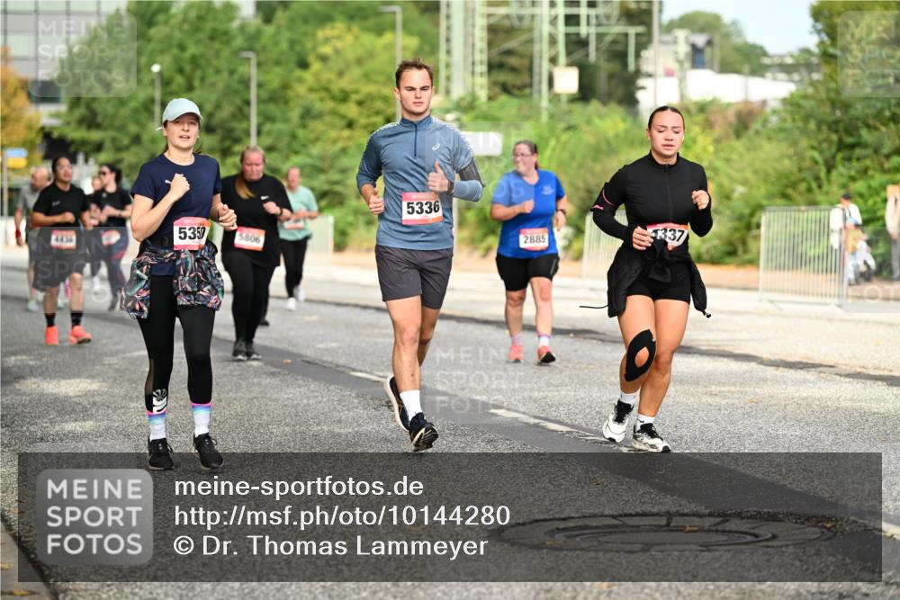 06.09.2026 - CURREX Alsterlauf Dr. Thomas Lammeyer http://msf.ph/oto/10144280 06.09.2026 10:15:57 Laufen 5357, 5806, 5336, 2885, 337 meine-sportfotos.de