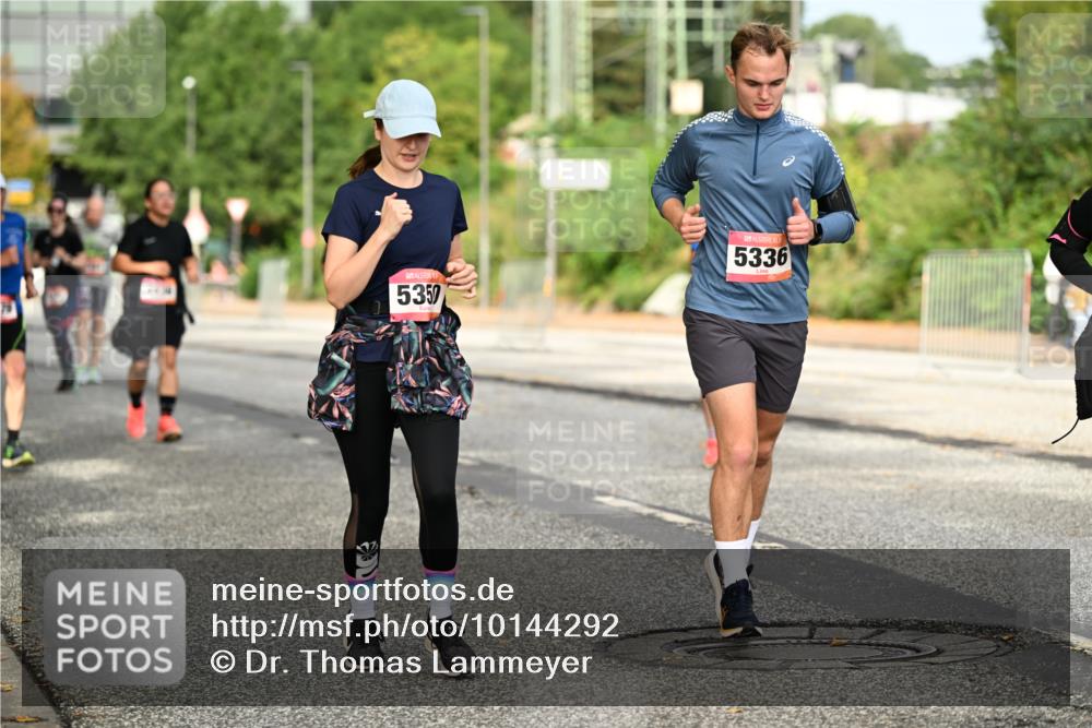 06.09.2026 - CURREX Alsterlauf Dr. Thomas Lammeyer http://msf.ph/oto/10144292 06.09.2026 10:15:59 Laufen 5350, 5336 meine-sportfotos.de