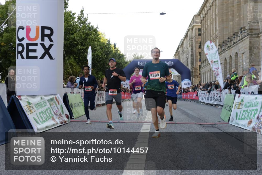 06.09.2026 - CURREX Alsterlauf Yannick Fuchs http://msf.ph/oto/10144457 06.09.2026 09:47:27 Ziel 2106, 2807, 2953, 3386, 4441, 4674, 4863, 5309, 5389, 5407, 5645, 5729, 6021 meine-sportfotos.de