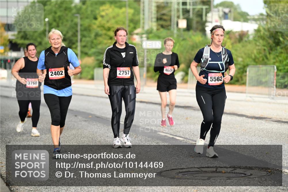 06.09.2026 - CURREX Alsterlauf Dr. Thomas Lammeyer http://msf.ph/oto/10144469 06.09.2026 10:16:22 Laufen 3768, 2402, 2757, 4609, 5562 meine-sportfotos.de