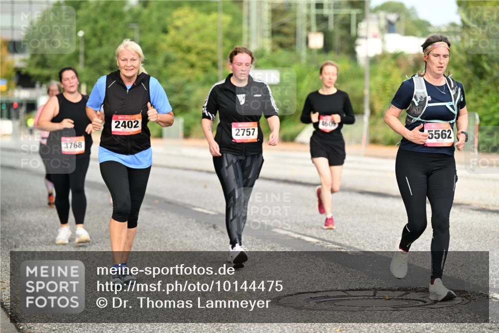 06.09.2026 - CURREX Alsterlauf Dr. Thomas Lammeyer http://msf.ph/oto/10144475 06.09.2026 10:16:22 Laufen 3768, 2402, 4609, 2757, 5562 meine-sportfotos.de