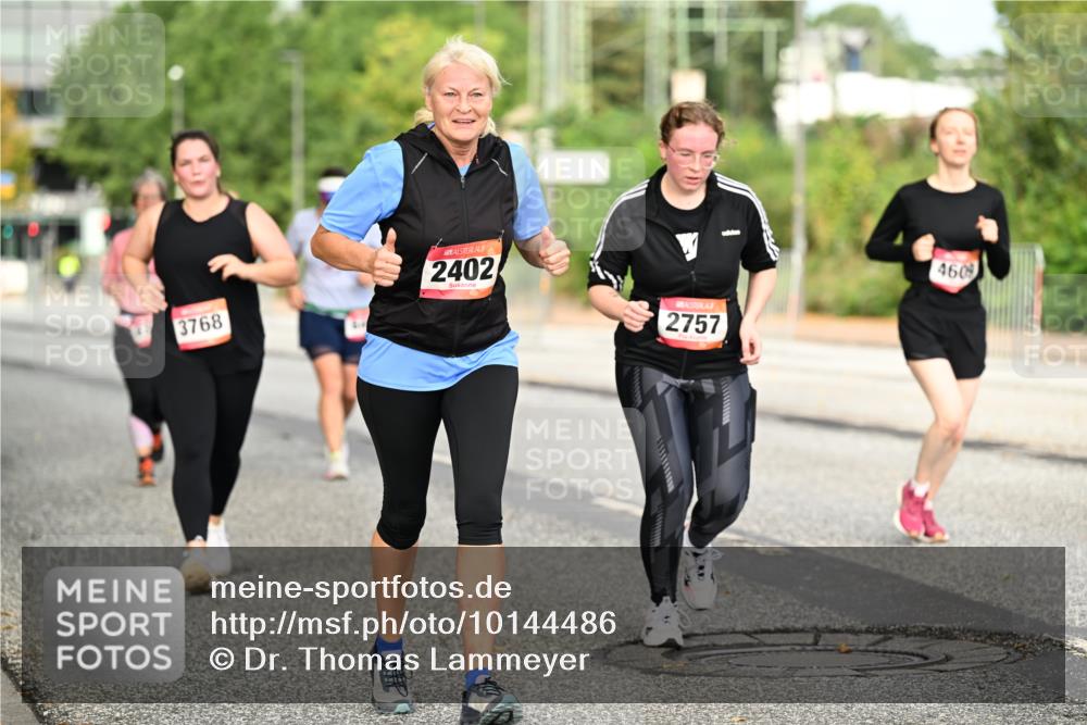 06.09.2026 - CURREX Alsterlauf Dr. Thomas Lammeyer http://msf.ph/oto/10144486 06.09.2026 10:16:23 Laufen 3768, 2402, 2757, 4609 meine-sportfotos.de