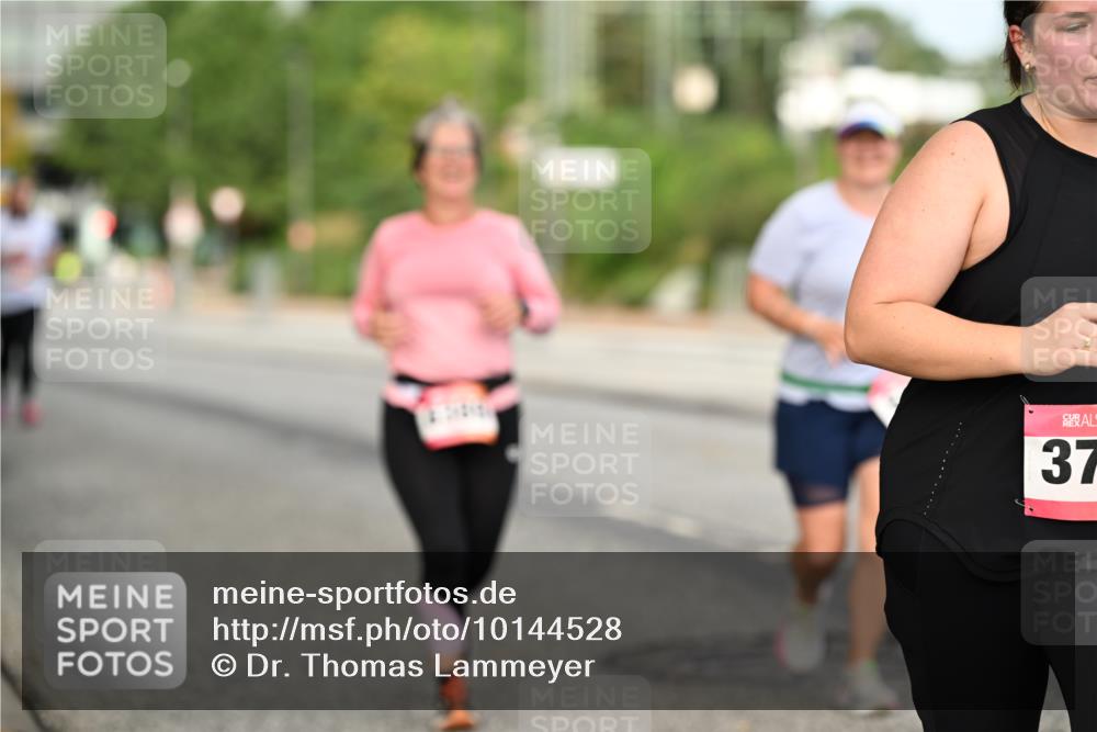 06.09.2026 - CURREX Alsterlauf Dr. Thomas Lammeyer http://msf.ph/oto/10144528 06.09.2026 10:16:28 Laufen 37 meine-sportfotos.de