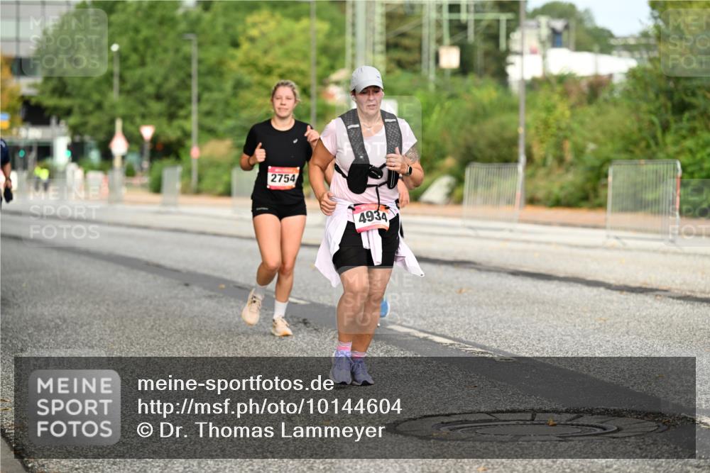 06.09.2026 - CURREX Alsterlauf Dr. Thomas Lammeyer http://msf.ph/oto/10144604 06.09.2026 10:16:43 Laufen 2754, 4934 meine-sportfotos.de