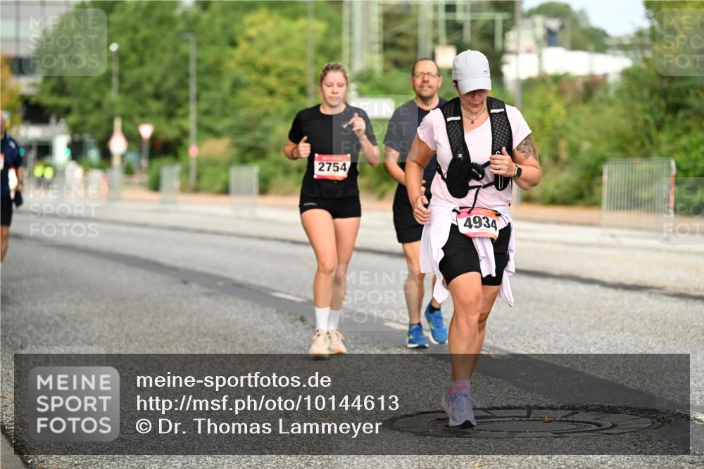 06.09.2026 - CURREX Alsterlauf Dr. Thomas Lammeyer http://msf.ph/oto/10144613 06.09.2026 10:16:44 Laufen 2754, 4934 meine-sportfotos.de