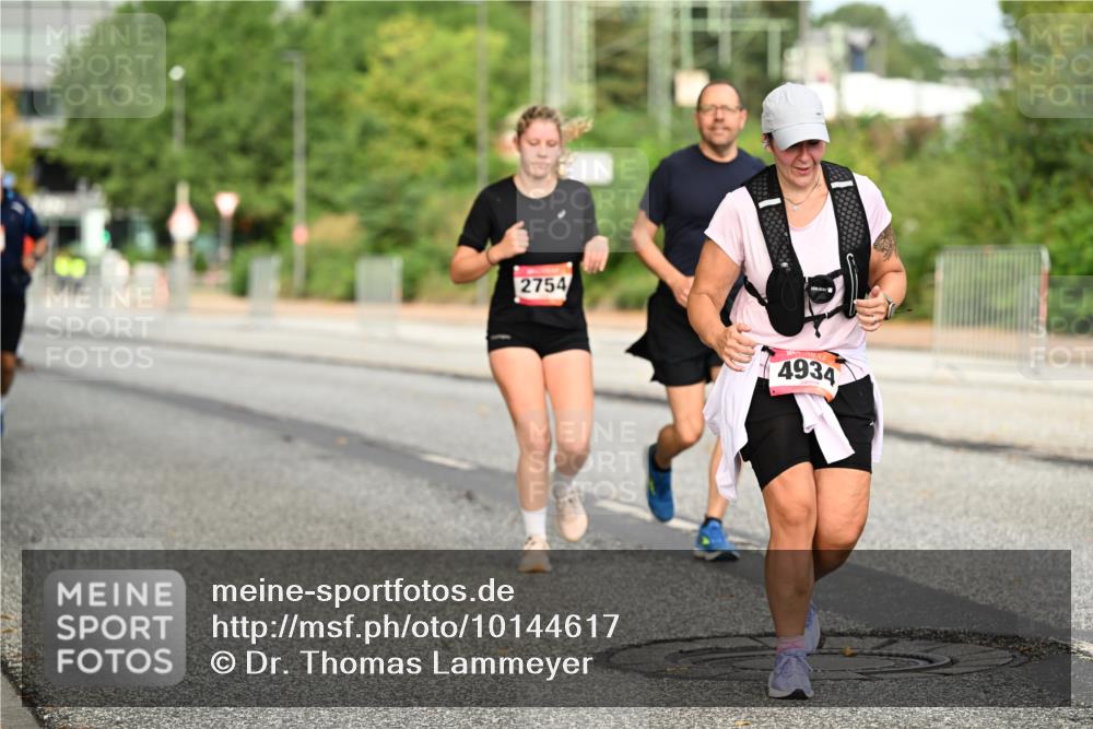 06.09.2026 - CURREX Alsterlauf Dr. Thomas Lammeyer http://msf.ph/oto/10144617 06.09.2026 10:16:44 Laufen 2754, 4934 meine-sportfotos.de