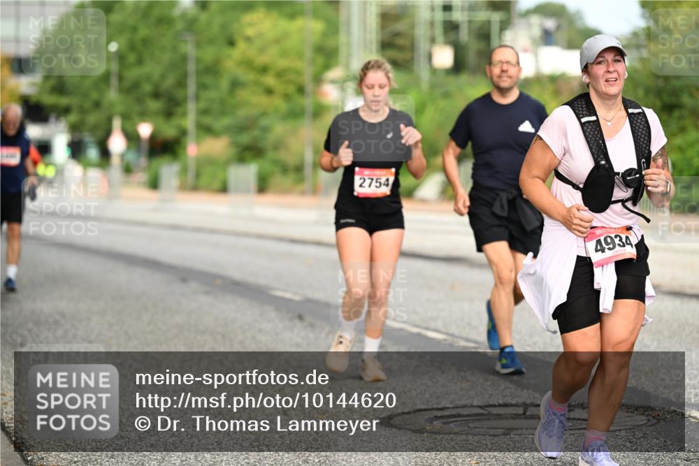06.09.2026 - CURREX Alsterlauf Dr. Thomas Lammeyer http://msf.ph/oto/10144620 06.09.2026 10:16:44 Laufen 2754, 4934 meine-sportfotos.de