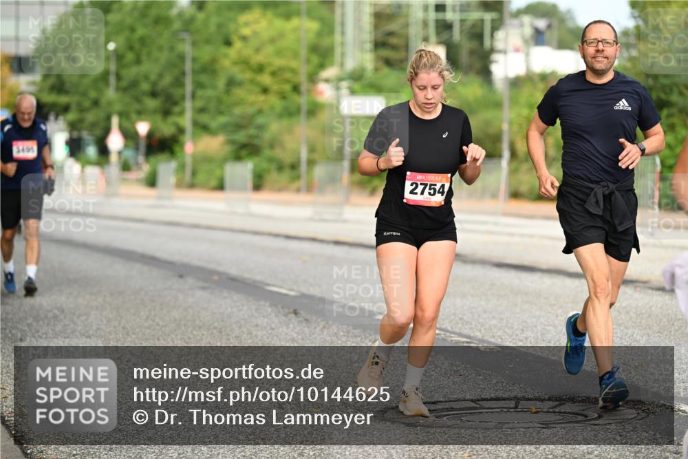 06.09.2026 - CURREX Alsterlauf Dr. Thomas Lammeyer http://msf.ph/oto/10144625 06.09.2026 10:16:45 Laufen 3499, 2754 meine-sportfotos.de