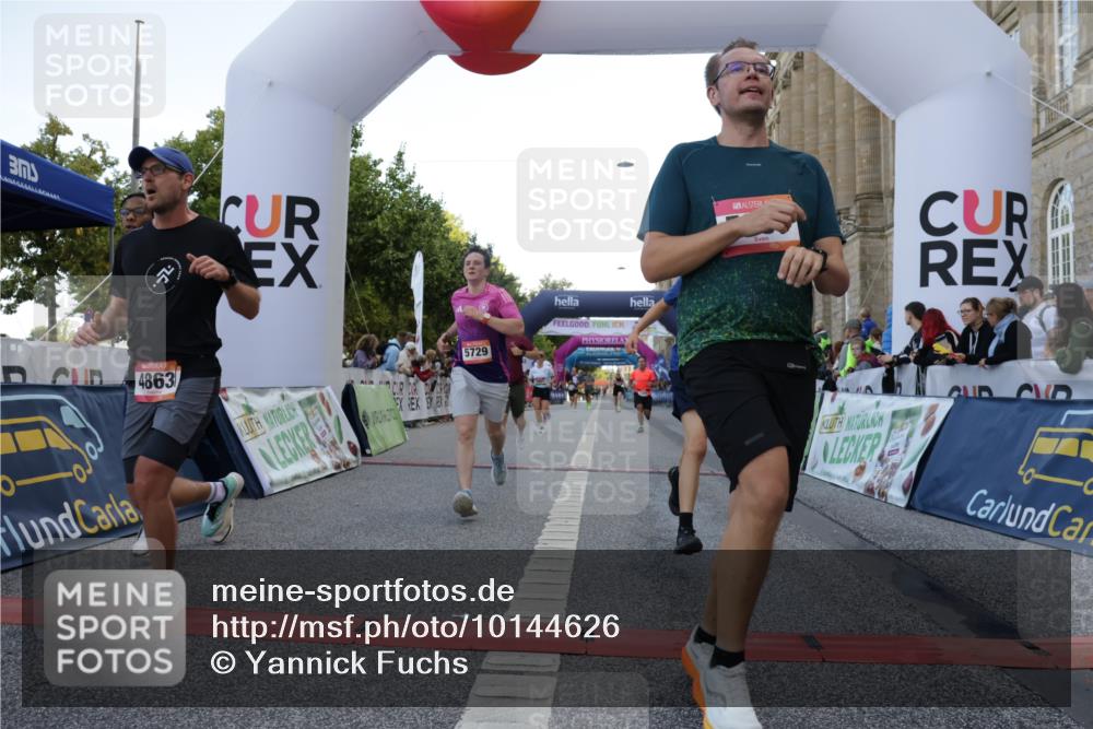 06.09.2026 - CURREX Alsterlauf Yannick Fuchs http://msf.ph/oto/10144626 06.09.2026 09:47:28 Ziel 2106, 2807, 2953, 3386, 4441, 4674, 4863, 5309, 5389, 5407, 5645, 5729, 6021 meine-sportfotos.de