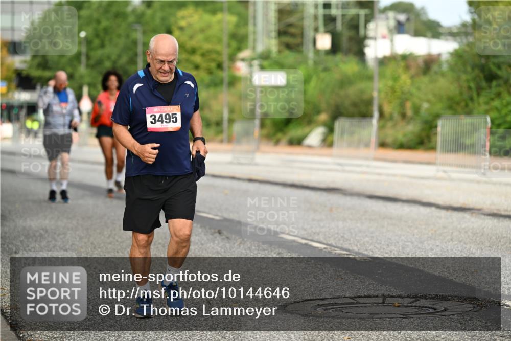06.09.2026 - CURREX Alsterlauf Dr. Thomas Lammeyer http://msf.ph/oto/10144646 06.09.2026 10:16:49 Laufen 3495 meine-sportfotos.de