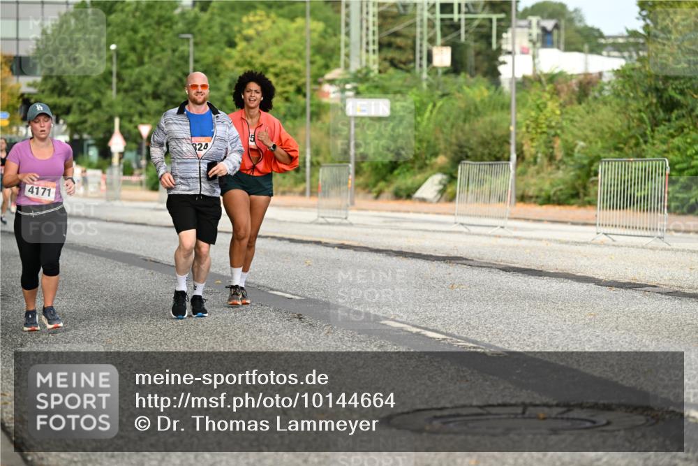 06.09.2026 - CURREX Alsterlauf Dr. Thomas Lammeyer http://msf.ph/oto/10144664 06.09.2026 10:16:52 Laufen 4171, 824 meine-sportfotos.de