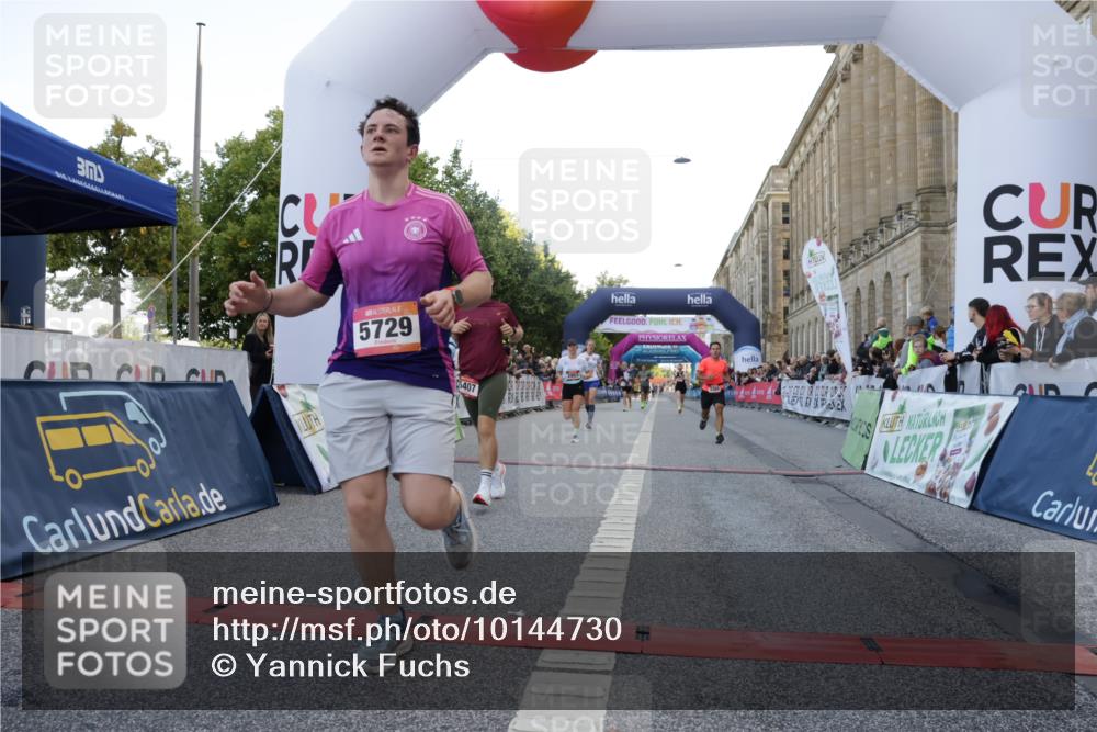 06.09.2026 - CURREX Alsterlauf Yannick Fuchs http://msf.ph/oto/10144730 06.09.2026 09:47:29 Ziel 2807, 2953, 3386, 4313, 4441, 4674, 4863, 5309, 5389, 5407, 5645, 5729, 6021 meine-sportfotos.de