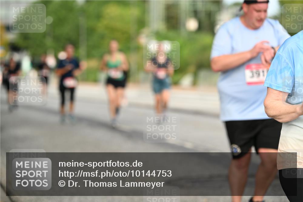 06.09.2026 - CURREX Alsterlauf Dr. Thomas Lammeyer http://msf.ph/oto/10144753 06.09.2026 10:17:03 Laufen 391 meine-sportfotos.de