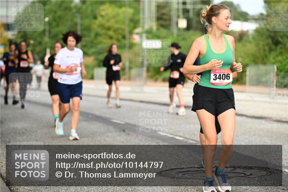 06.09.2026 - CURREX Alsterlauf Dr. Thomas Lammeyer http://msf.ph/oto/10144797 06.09.2026 10:17:08 Laufen 3406 meine-sportfotos.de