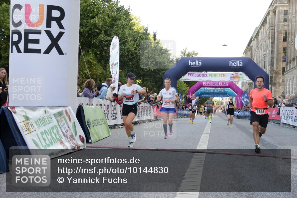 06.09.2026 - CURREX Alsterlauf Yannick Fuchs http://msf.ph/oto/10144830 06.09.2026 09:47:30 Ziel 2807, 2953, 3386, 4313, 4441, 4674, 4863, 5309, 5389, 5407, 5645, 5729, 6021 meine-sportfotos.de