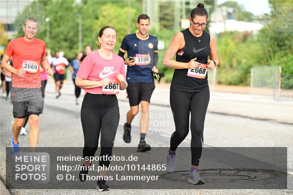 06.09.2026 - CURREX Alsterlauf Dr. Thomas Lammeyer http://msf.ph/oto/10144865 06.09.2026 10:17:16 Laufen 2669, 3106, 2667, 2668 meine-sportfotos.de