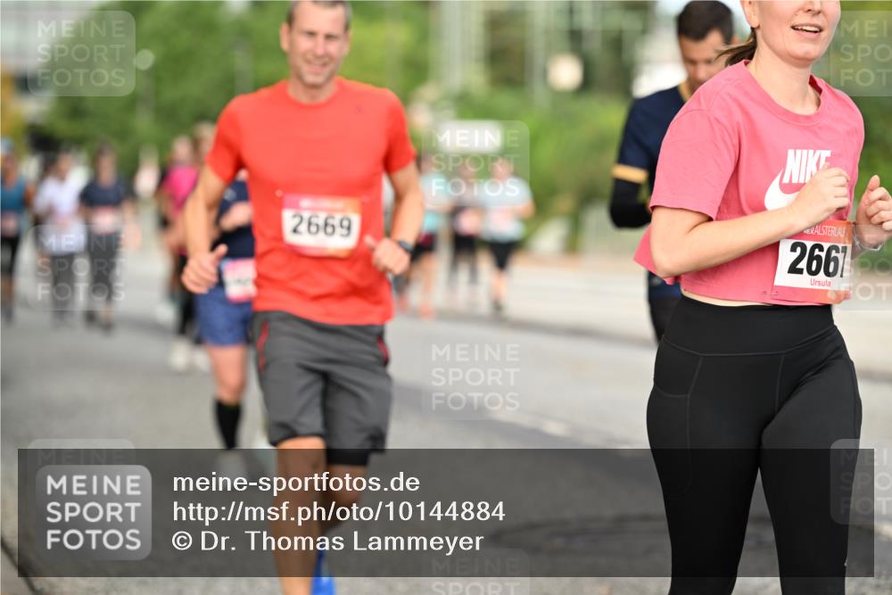 06.09.2026 - CURREX Alsterlauf Dr. Thomas Lammeyer http://msf.ph/oto/10144884 06.09.2026 10:17:18 Laufen 2669, 2661 meine-sportfotos.de
