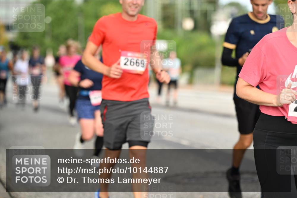 06.09.2026 - CURREX Alsterlauf Dr. Thomas Lammeyer http://msf.ph/oto/10144887 06.09.2026 10:17:18 Laufen 2669 meine-sportfotos.de