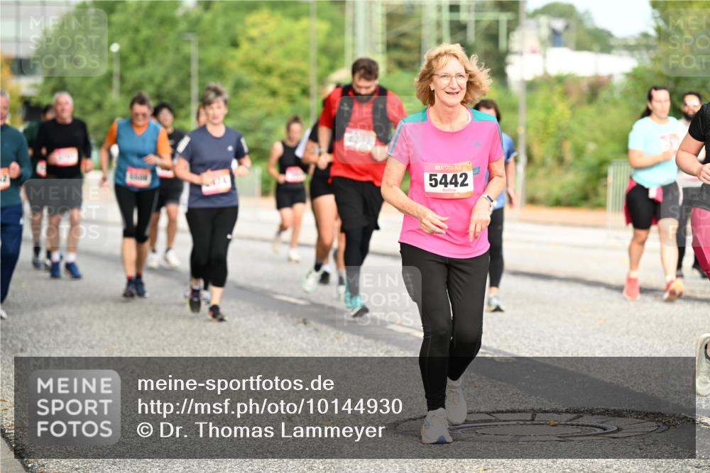 06.09.2026 - CURREX Alsterlauf Dr. Thomas Lammeyer http://msf.ph/oto/10144930 06.09.2026 10:17:23 Laufen 8232, 5442 meine-sportfotos.de