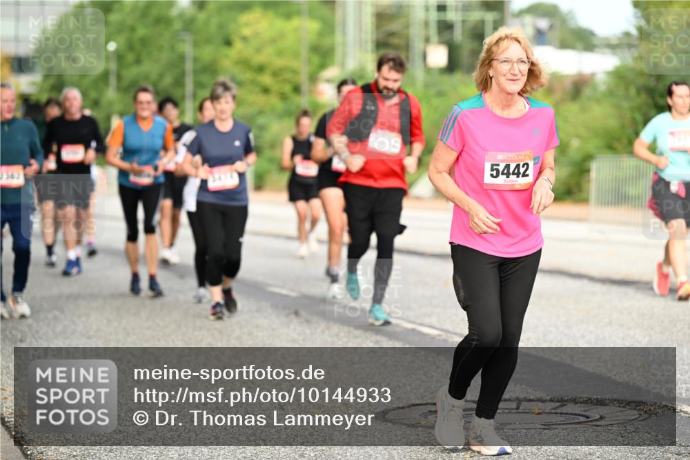 06.09.2026 - CURREX Alsterlauf Dr. Thomas Lammeyer http://msf.ph/oto/10144933 06.09.2026 10:17:23 Laufen 5442 meine-sportfotos.de