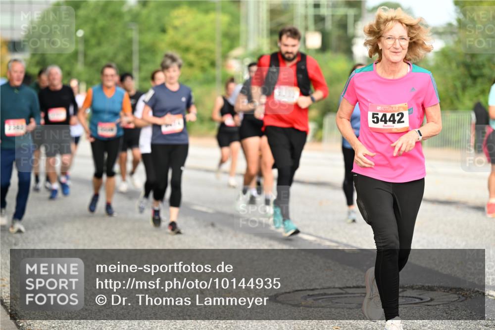 06.09.2026 - CURREX Alsterlauf Dr. Thomas Lammeyer http://msf.ph/oto/10144935 06.09.2026 10:17:24 Laufen 5442 meine-sportfotos.de