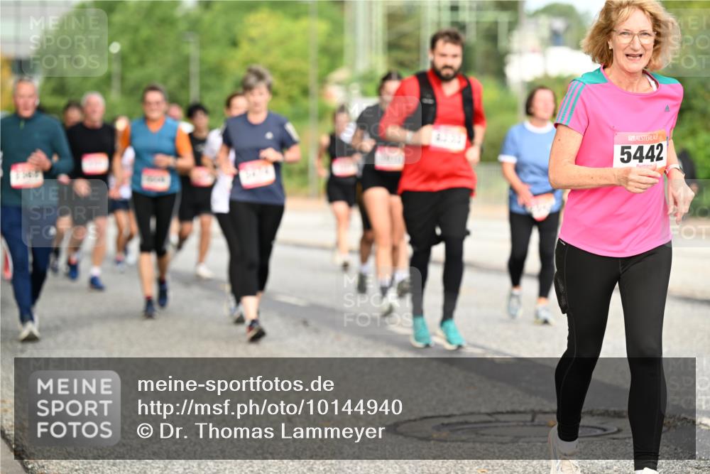 06.09.2026 - CURREX Alsterlauf Dr. Thomas Lammeyer http://msf.ph/oto/10144940 06.09.2026 10:17:24 Laufen 5442 meine-sportfotos.de