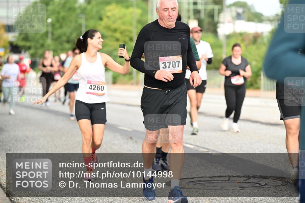 06.09.2026 - CURREX Alsterlauf Dr. Thomas Lammeyer http://msf.ph/oto/10144998 06.09.2026 10:17:30 Laufen 4260, 3707 meine-sportfotos.de